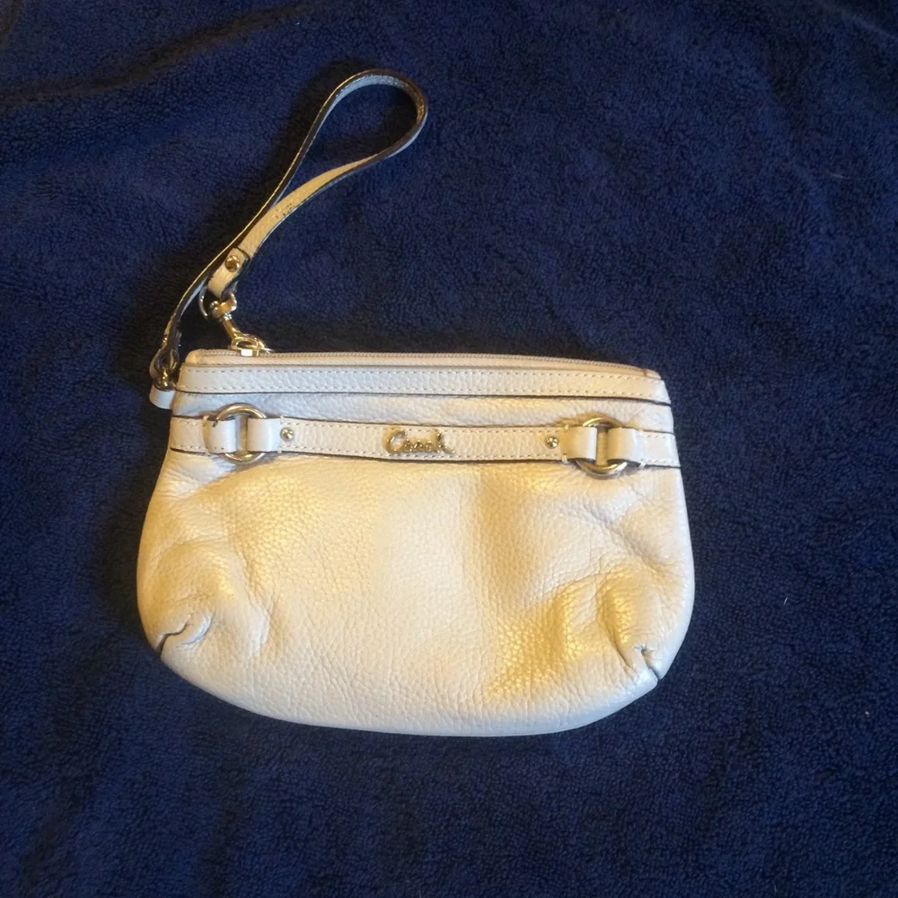 Coach pebble gray leather, small wristlet, like new | offer in description